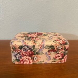 Vintage 1990s floral Jewelry Box